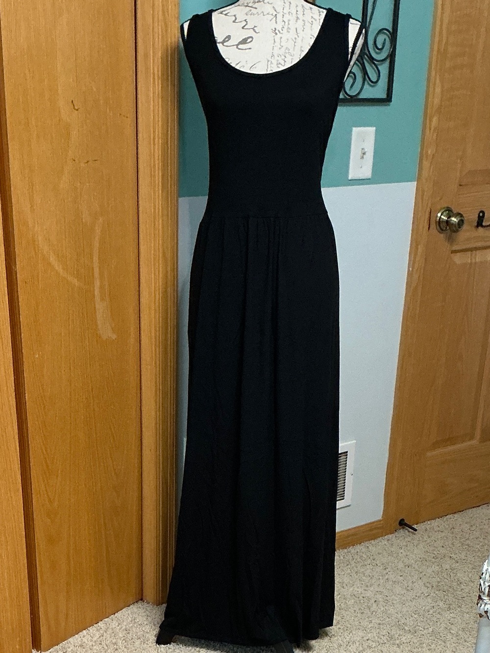 Black Sleeveless Maxi Dress